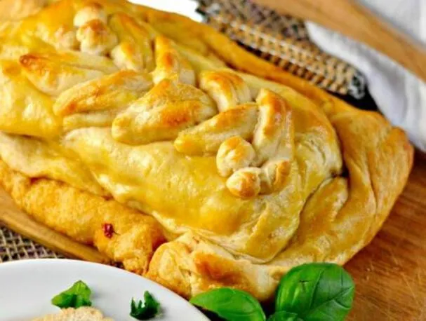 Ser śmietankowy z suszonymi pomidorami i ciastem pesto