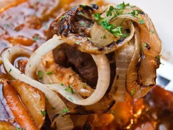 Niesamowite Duszone Żeberka Wołowe