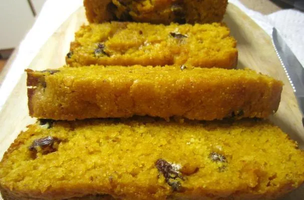 Bezjajeczny chleb imbirowo-mango