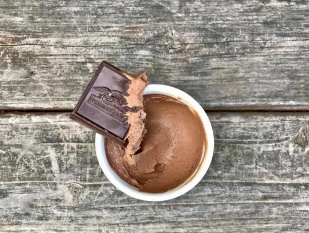 Ekstra gorzkie czekoladowe pots de crème
