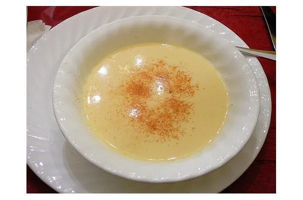 Czosnek utarty i gotowany w mleku