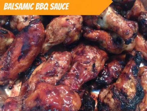 Pieczone skrzydełka z jagodowym sosem BBQ balsamicznym