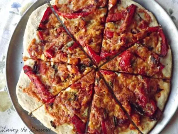 Domowa pizza z sosem słodko-pikantnym
