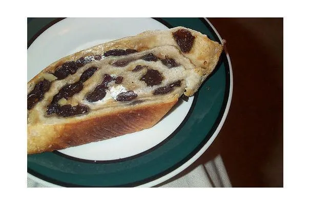 Włoski chleb z rodzynkami