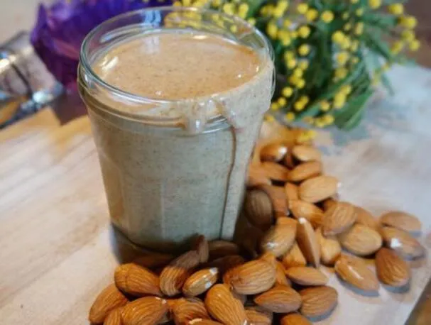 Masło migdałowe z 4 składników