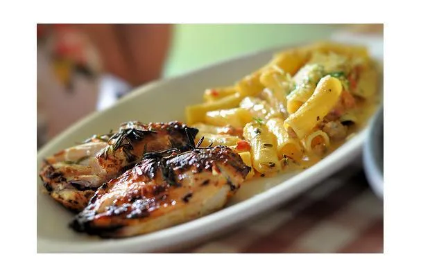 Zapiekane ziti lub rigatoni