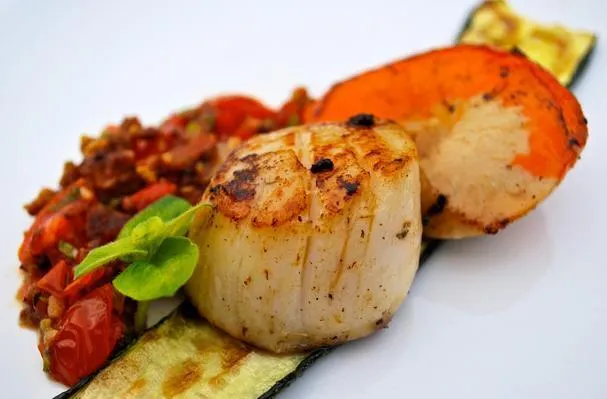 Przegrzebki z kiełbasą chouriço/Vieiras Com Chouriço